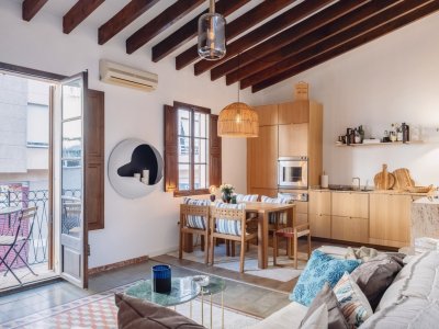 atic-apartment-with-traditional-flaire-and-a-private-terrace-in-camp-d-en-serralta.24_l